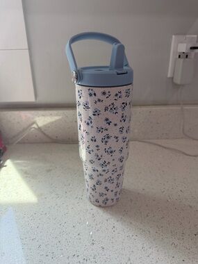 Blue Floral Insulated Tumbler with Handle